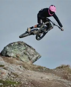 POC Coron Air SPIN Fahrradhelm -E-Bikes Verkäufe 10663 coron air spin 8338 actinium pink uranium black matt 1