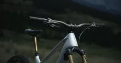 Orbea, WILD M20 MTB E-Bike 2023 13 Orbea, WILD M20 MTB E-Bike 2023 -E-Bikes Verkäufe 18 clean cockpit 1920x1000 1