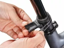 Lupine Lighting Systems Lupine C14 Mag StVZO 18 Lupine Lighting Systems Lupine C14 Mag StVZO -E-Bikes Verkäufe c14mag stvzo halter hand 1920x1920 1